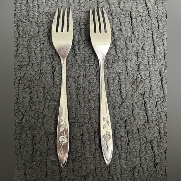 Vintage My Rose by Oneida Community Silver Forks (2) - Picture 2 of 4